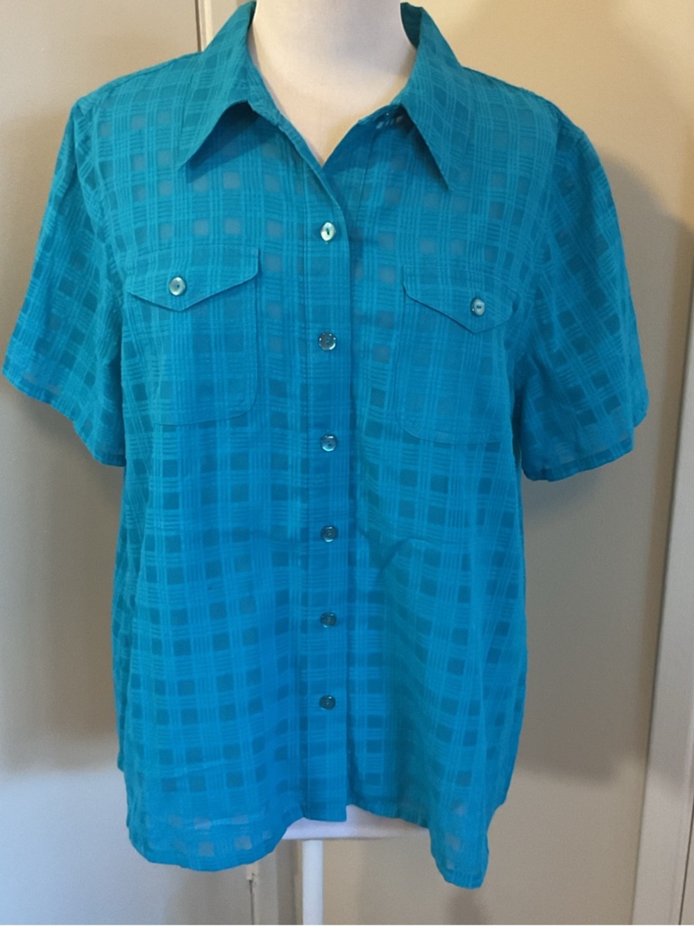 Alfred Dunner Size 16 Turquoise Textured Check Button Up Shirt Short Sleeve - Picture 2 of 6